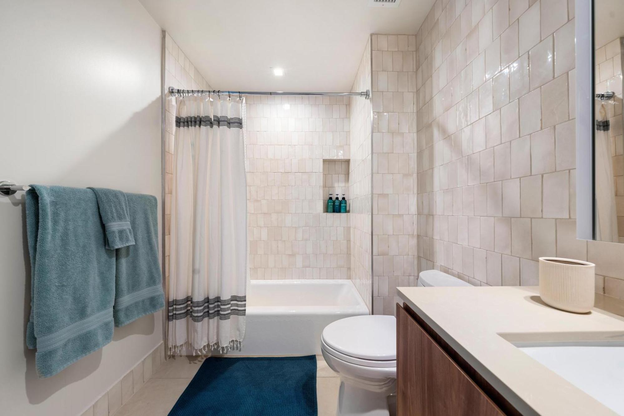The Sapphire Nest - Spectacular Rooftop Amenities Ocean Views 2br Appartement *